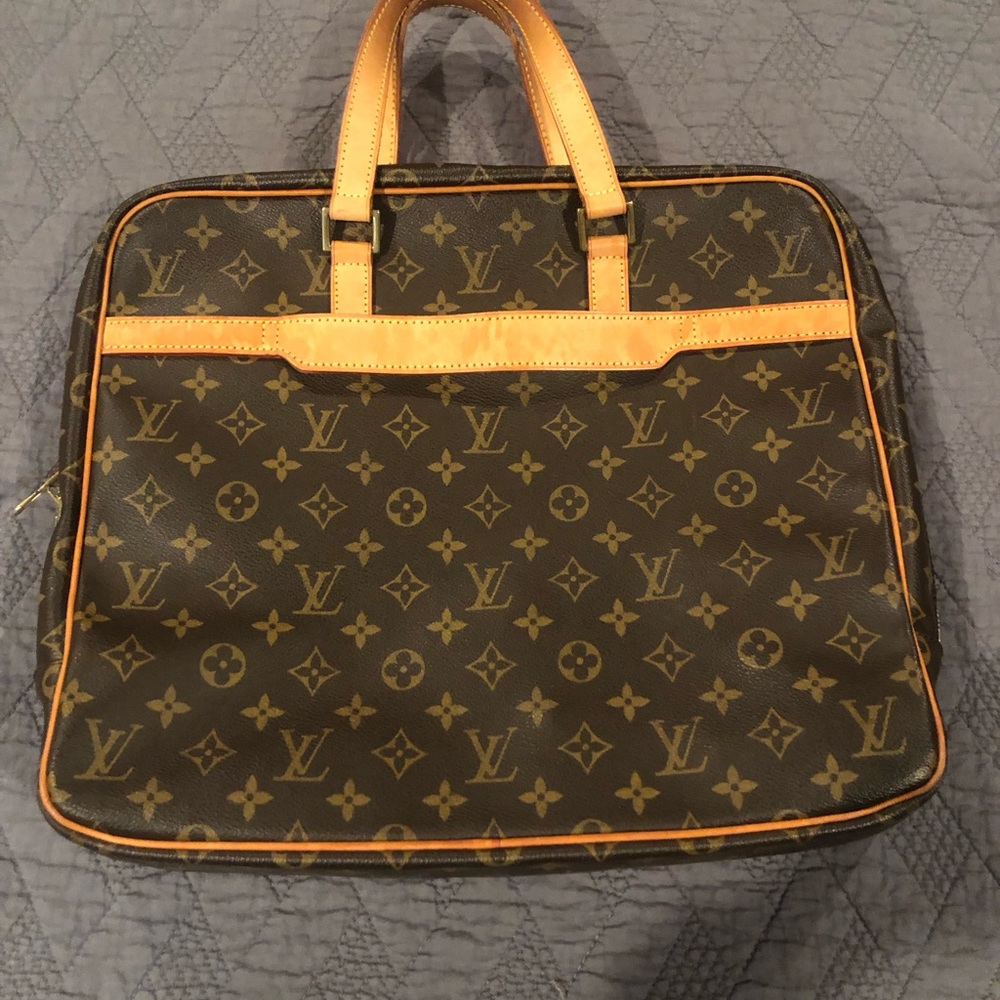 Louis Vuitton Briefcase. Stylish.